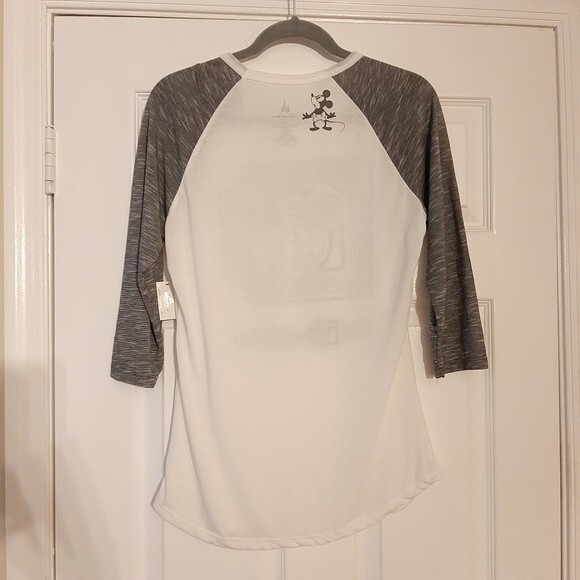 Disney World Parks Top Baseball Tee Mickey Mouse Graphic T-shirt Cream Grey Sz M - Picture 4 of 10